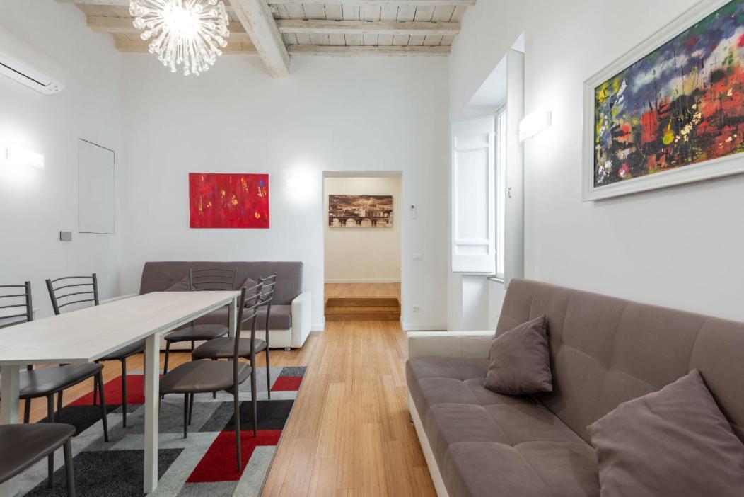 Restored Apartment - Stunning Pantheon View Rome Bagian luar foto