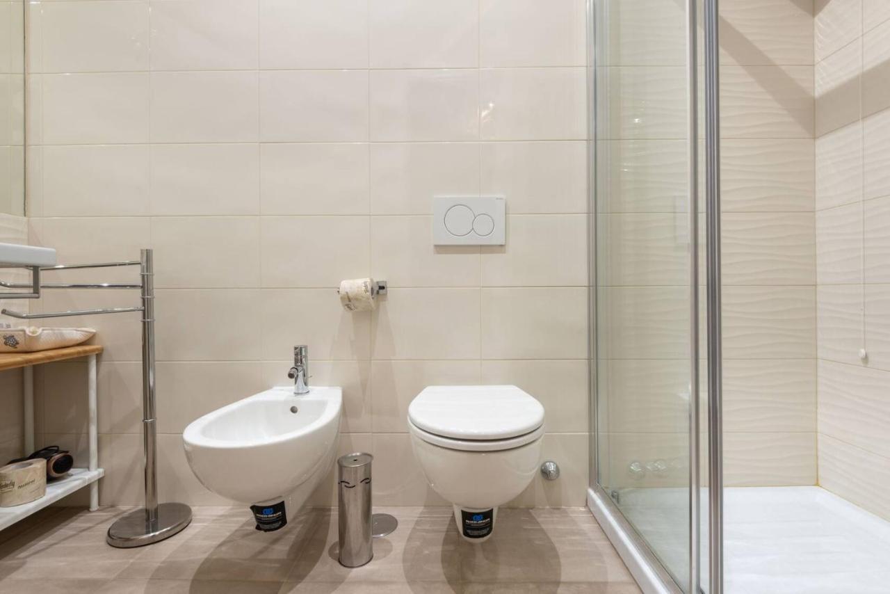 Restored Apartment - Stunning Pantheon View Rome Bagian luar foto