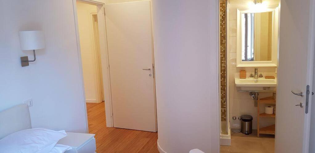 Restored Apartment - Stunning Pantheon View Rome Bagian luar foto